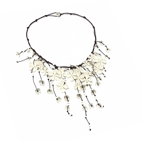 Collana Statement Fatta Mano Fiore Bianco Perline Resina Corda Intrecciata Marrone Boho Nappa Frangia Lunga Donna