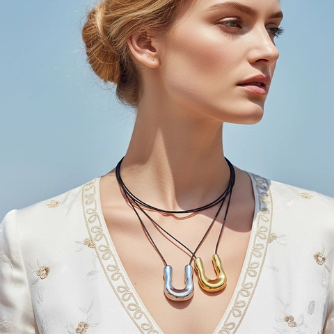 Collana Con Pendente A U Minimalista Per Donna Cordino Nero Lungo Regolabile Stile Metallo Liquido Organico In Lega
