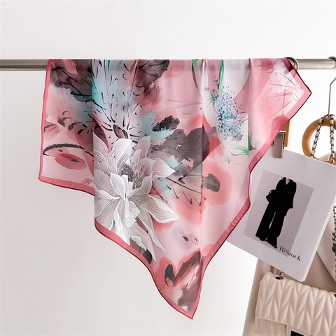 Carré De Satin Élégant Satin De Polyester Imprimé Floral Lotus Foulard Polyvalent Pour Femmes Style Chic Mode OL