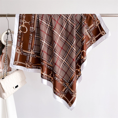 Pañuelo Cuadrado de Satén con Estampado de Cuadros y Cadena Vintage para Mujer Elegante Bandana con Patrón de Bocado de Caballo Chal