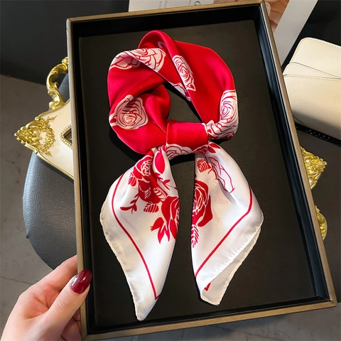 Élégant Foulard Carré En Satin De Polyester Imprimé Roses Tour De Cou Professionnel Mouchoir De Mode Pour Femmes