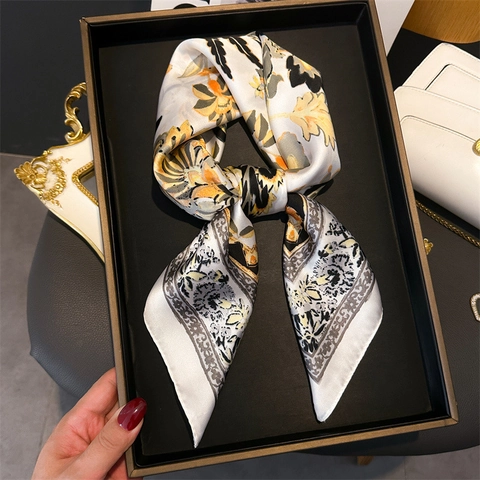 Foulard Carré Vintage À Fleurs Satin De Satin Artificielle Bandana Élégant Imprimé Accessoire Été Pour Femmes