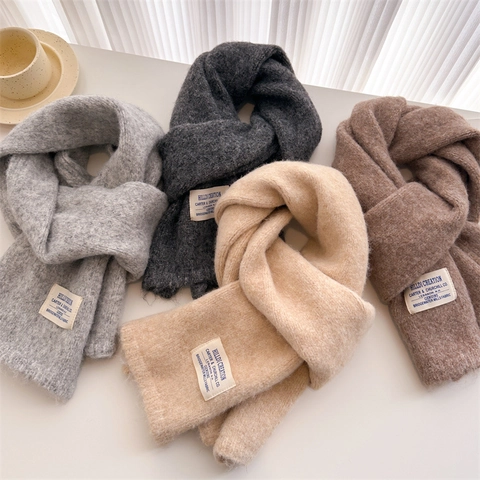 Damen Minimalistisch Einfarbig Wollmischung Strickschal Winter Warm Weich Lang Schal Halswärmer Mit Buchstaben-Etikett Mode Wickel