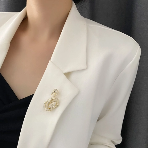 Schwan Brosche Nadel Elegant Kupferlegierung Mit Weißem Zirkon Strass Luxus Mode Minimalistisch Damen Accessoires