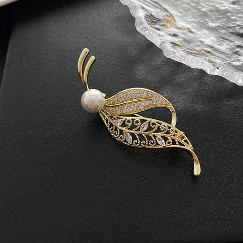 Spilla Elegante A Foglia Per Completo Da Donna Rame Con Perla Artificial E Zircone Lucido Strass Accessorio Risvolto