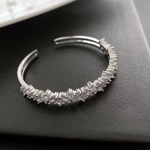 Französisch Leichter Luxus Kupfer Manschettenarmreif Für Damen Mit Funkelndem Zirkon Geometrisch Elegant Offenes Armband