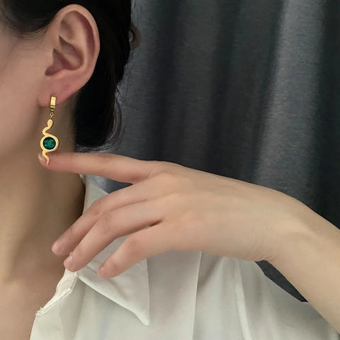 Vintage Snake Shape Titanium Steel Earrings With Green Gemstone Golden Animal Dangle Hoop Jewelry For Women