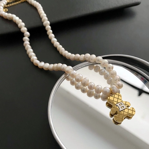 Natural Artificial Pearl Necklace Bear Pendant Titanium Steel Gold Plated Letter B Grid Design French Retro Fashion Jewelry Women