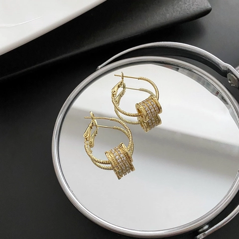Elegante Geometrische Creolen Mit Zirkonia Zylinderanhänger Kupferschmuck Und 925 Sterlingsilber Ohrringstecker