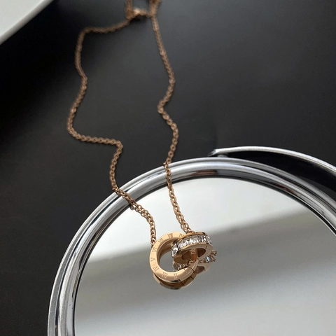 Doppelring Anhänger Halskette Roségold Edelstahl Mit Römischen Ziffern Und Zirkonia Damen Minimalistisch