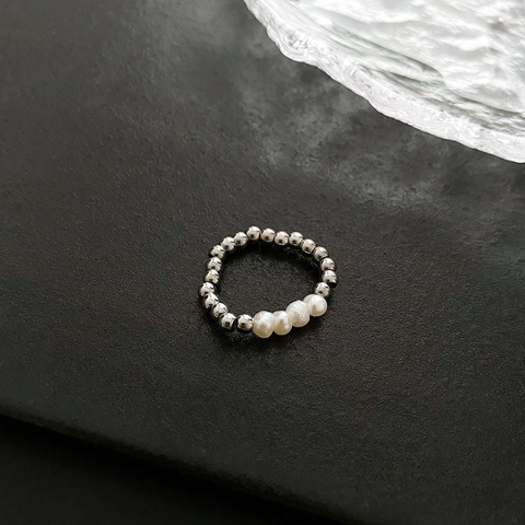Minimalist Beaded Ring For Women Titanium Steel Freshwater Pearl Elastic Finger Ring Elegant Handcrafted Style Jewelry