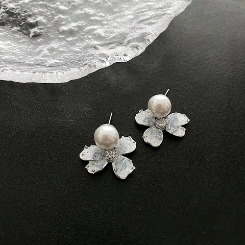 Elegant Floral Artificial Pearl Stud Earrings With 925 Sterling Silver Earring Post Light Luxury Flower Jewelry For Women