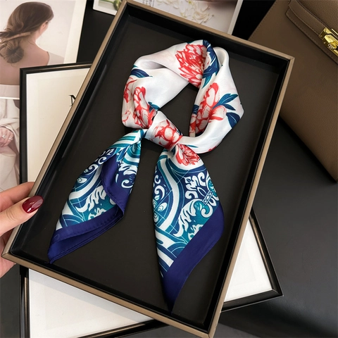 Elegant Rose Floral Print Square Scarf Women Faux Satin Satin Neck Head Wrap Sun Protection Accessory