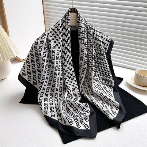 Houndstooth Geometric Chain Print Square Scarf Elegant Twill Satin Satin-Like Shawl Wrap Professional Accessory For Women