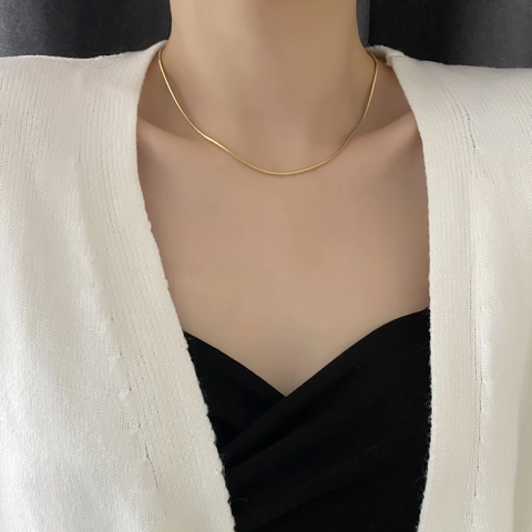 Collier Chaîne d'Os de Serpent Carrée en Acier Inoxydable Minimaliste pour Femmes Plaqué Or 18K Bijou de Mode Élégant Quotidien