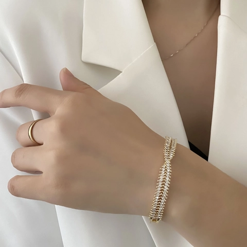 Elegante Crossover Open Manchet Armband Voor Dames Koper Rij Marquise Zirkoon Inlay Luxe Minimalisme Bangle