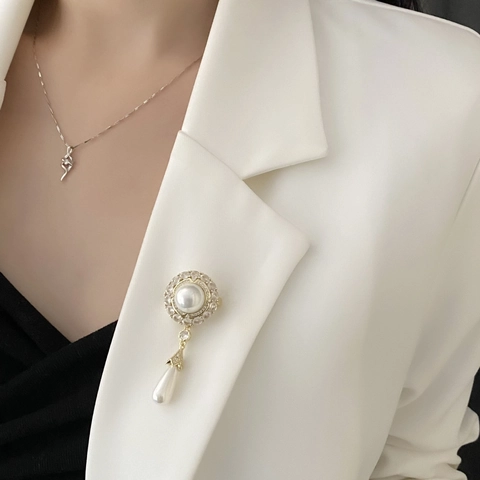 Vintage Perle Wassertropfen Brosche Für Damen Kupfer Zirkonia Eingelegt Elegante Strass Brustnadel Pin Für Anzüge Kleider Hochzeit Party Schmuck