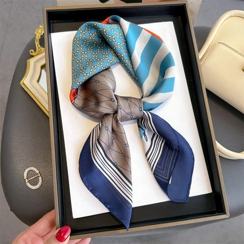 Carré De Satin Vintage Pour Femmes Polyester Imprimé Cheval Géométrique Patchwork Rétro Élégant Foulard