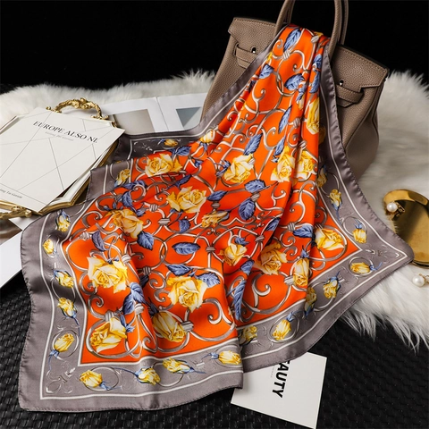 Foulard Quadrato Imitazione Raso Stampa Floreale Rosa Barocco Elegante Moda Donna Sciarpa Collo