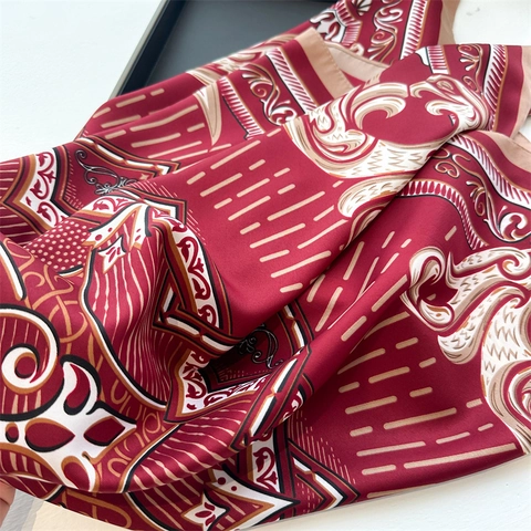 Elegant Baroque Print Large Square Scarf For Women Polyester Satin Satin Like Shawl Geometric Floral Pattern Head Wrap