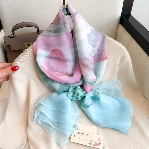 Elegante Dames Sjaal Met Lotusbloem Print Lichtgewicht Polyester Verloop KunstSatijn Voor Zomerse Commuter Stijl