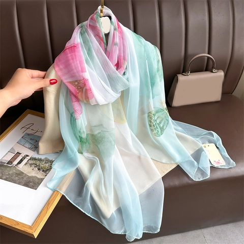 Elegante Dames Sjaal Met Lotusbloem Print Lichtgewicht Polyester Verloop KunstSatijn Voor Zomerse Commuter Stijl