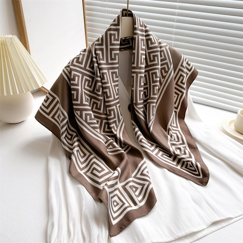 Foulard Carré Sergé De Polyester Toucher Satin Motif Géométrique Clé Grecque Grand Foulard Élégant Châle Pour Femmes