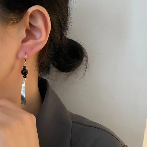 Nieuwe Chinese Stijl Lange Hangende Oorbellen Koperen Ring Met Zwarte Kralen En Trapezium Schelphanger Retro Elegant Voor Vrouwen