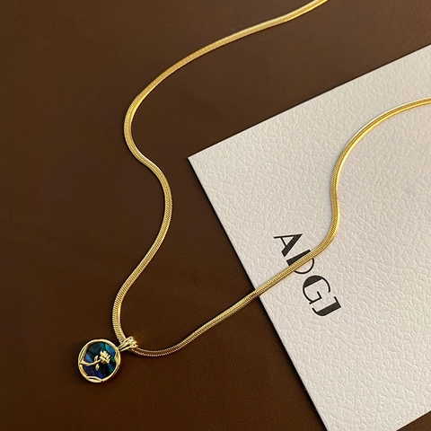 Rose Flower Pendant Necklace Titanium Steel Snake Chain With Abalone Shell Inlay Round Vintage Elegant Jewelry For Women