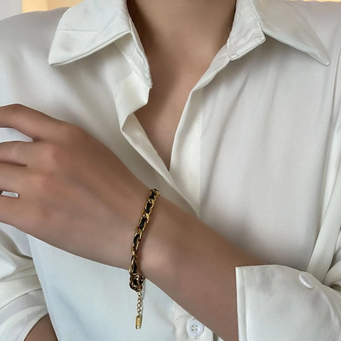 Vergoldetes Edelstahlarmband Mit Verflochtener Kette Und Schwarzem Geflochtenem Lederseil Verstellbare Gliederkette Für Damen