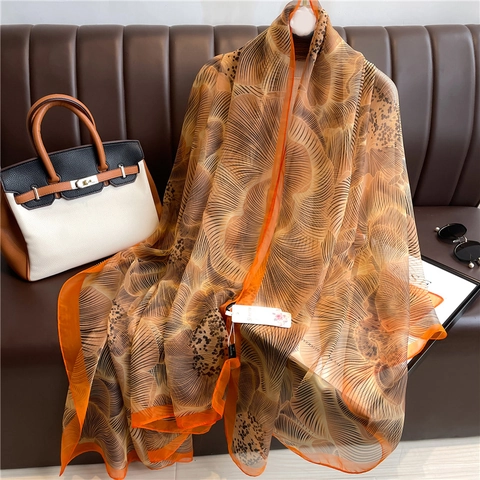 Großer Blumendruck Polyester Satinnschal Sonnenschutz Leichter Mode Schal Wrap Für Frauen Elegant Weich