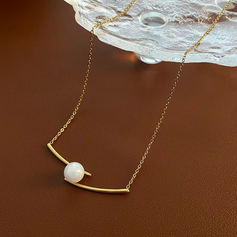 Titanium Steel Artificial Pearl Necklace For Women Elegant Minimalist Curved Bar Pendant Clavicle Chain Jewelry Non-Fading