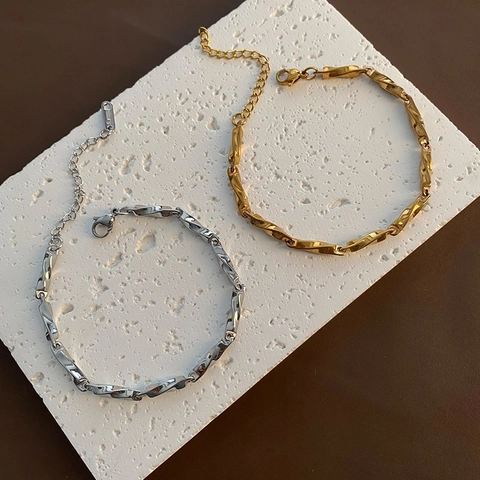 Twisted Chain Bracelet Stainless Steel Mobius Design Adjustable Minimalist Jewelry For Men And Women