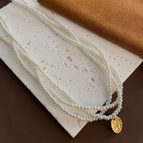French Vintage Multi-layer Glass Artificial Pearl Necklace With Hammered Oval Titanium Steel Pendant Elegant Clavicle Chain For Women