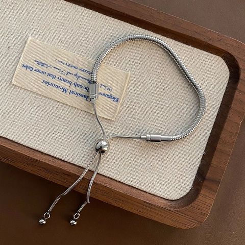 Bracelet Chaîne Serpent Ajustable Minimaliste Acier Titane Bolo Slider Perle Bijoux De Main Modernes Élégants Pour Femmes