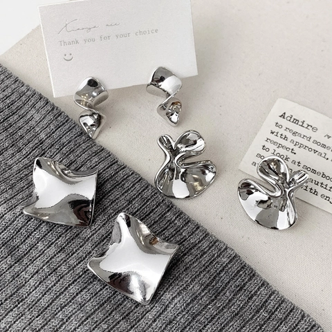 Pendientes De Botón Plisados Irregulares Color Plata Cobre Diseño Geométrico Ondulado Con Poste De Cobre Joyería Mujer