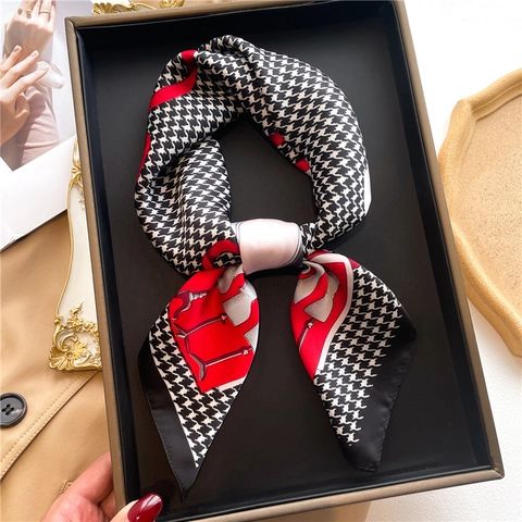 Eleganter Quadratischer Schal Aus KunstSatin Mit Hahnentrittmuster Und Modeillustrationsmuster Kopftuch Für Damen