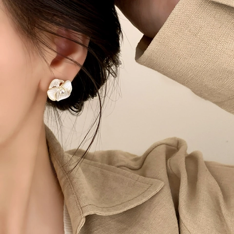 Orecchini A Lobo Con Petali Di Fiori Vintage In Rame Smaltato Con Zircone A Goccia D'acqua Gioielli Floreali Eleganti Per Donna
