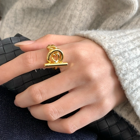 OT Buckle Ring Copper 18K Gold Plated Toggle Clasp Chain Geometric Minimalist Jewelry For Women Niche Design Luxury