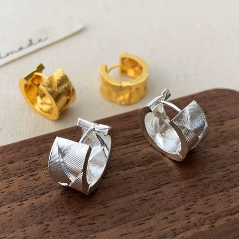 Pendientes Aro Forma C Textura Tejida Mujer Cobre Minimalista Lujo Geométrico Huggie Oro Plata