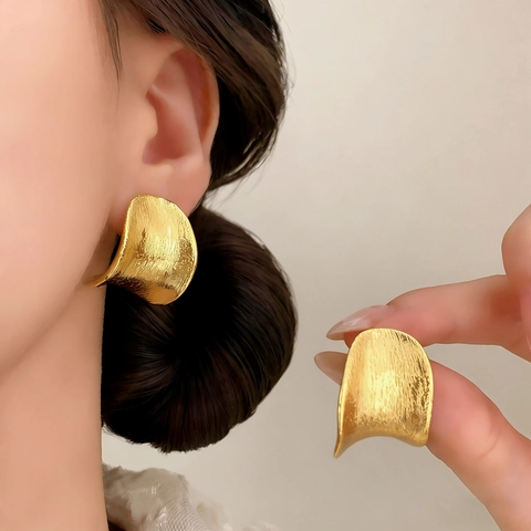 Orecchini A Lobo Minimalisti Rame Spazzolato Foglio Ondulato Curvo Irregolare Accessori Gioielli Eleganti Per Donne