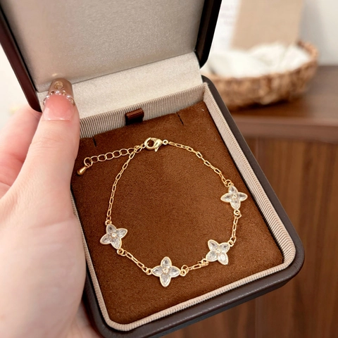 Four Leaf Clover Bracelet Copper 14k Gold Plated Cubic Zirconia Pavé Adjustable Minimalist Elegant Jewelry For Women