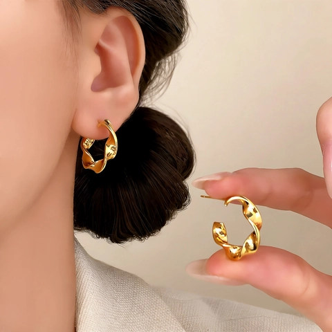 Twisted Stud Earrings Copper Metal Plated Geometric Spiral Design For Women Korean Fashion Style With Copper Earring Post