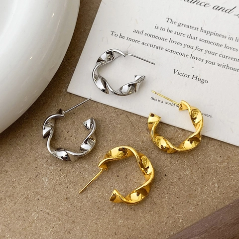 Twisted Stud Earrings Copper Metal Plated Geometric Spiral Design For Women Korean Fashion Style With Copper Earring Post
