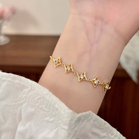 Elegante Bracciale Stella Traforata Rame Micro Pavè Zircone Coulisse Regolabile Gioielli Di Moda Per Donna