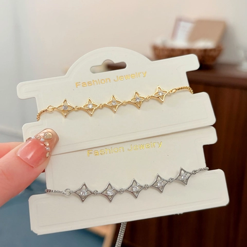 Elegante Bracciale Stella Traforata Rame Micro Pavè Zircone Coulisse Regolabile Gioielli Di Moda Per Donna