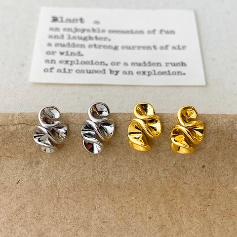 Abstrakte Verdrehte Blumen Ohrstecker Kupfer Geometrisch Minimalistisch Luxus Modeschmuck Für Frauen