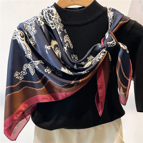 Elegante Foulard Quadrato in Raso 110cm Motivo Floreale Coniglio Pavone Scialle Protezione Solare Donna Grande Moda Avvolgente