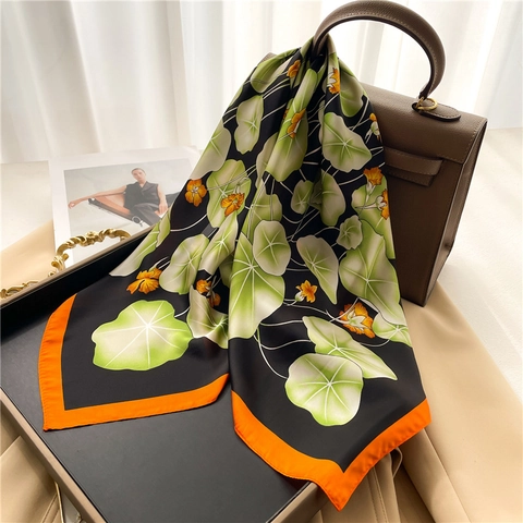Damen Viereckiges Halstuch Lotus Kranich Blumenmuster Polyester Satinnimitat Satin Elegant Vintage Orientalisch