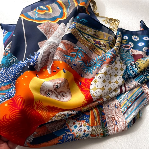 Artistieke Bedrukte Dames Vierkante Sjaal Polyester Satijn Mysterieus Zon En Bladeren Patroon Elegante Boheemse Wikkel